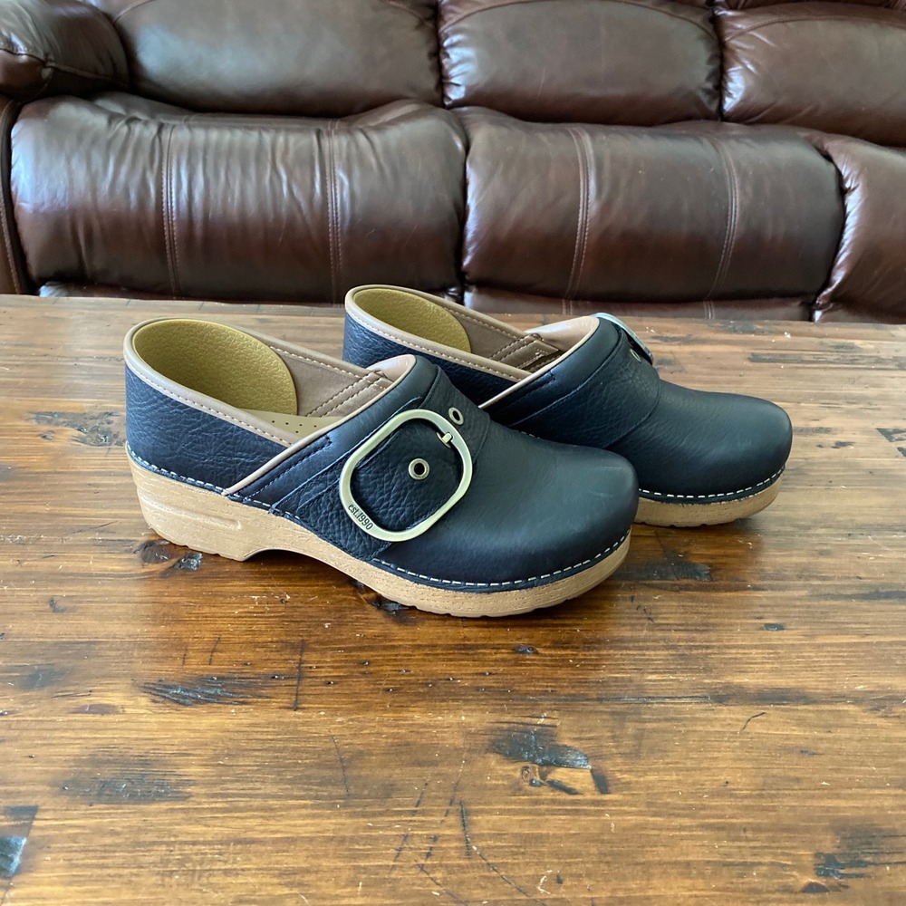 Dansko Pearson Black Leather Buckle Clogs Size 40 US 9.5-10
